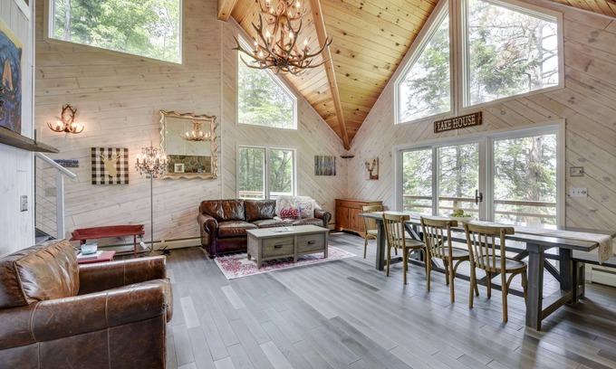 Grand Rapids Cabin | Blue Lagoon Lodge On Deer Lake!🦌Hot tub. One of the cleanest lakes in MN ❤️