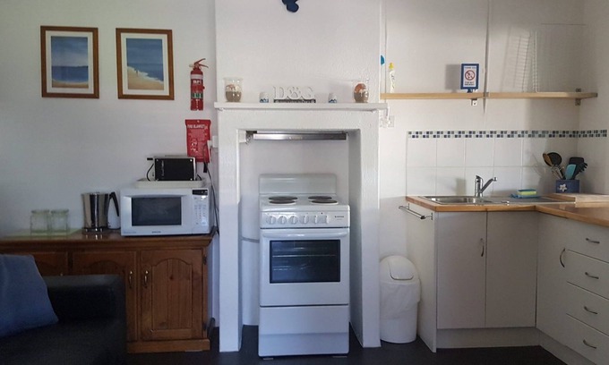 Port Vincent Apartment | Blue Line Unit 4 - Great location! Close to all amenities! Off Peak Special!