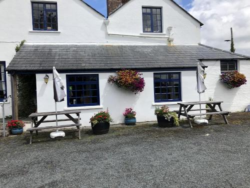 Lewdown Hotel | Blue Lion Inn
