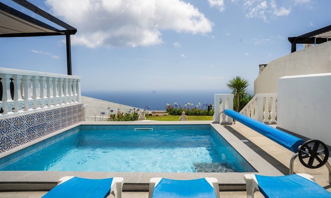 Faja da Ovelha House | Blue Ocean Cottage. Private Heated Pool, Magnificent ocean view. Quiet location.