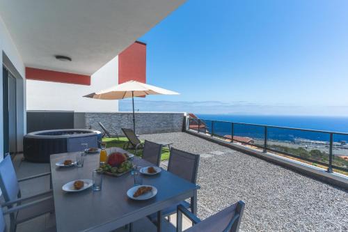 Santa Cruz House | Blue Outlook Retreat by Atlantic Holiday