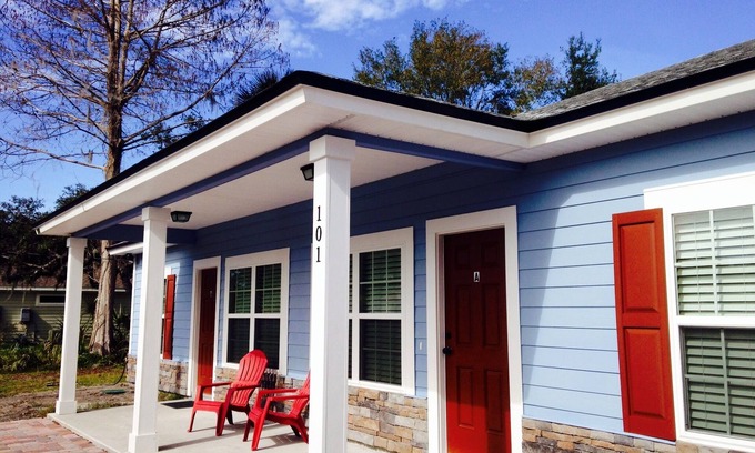 Hollister Apartment | Blue Paradise 101A 1/1