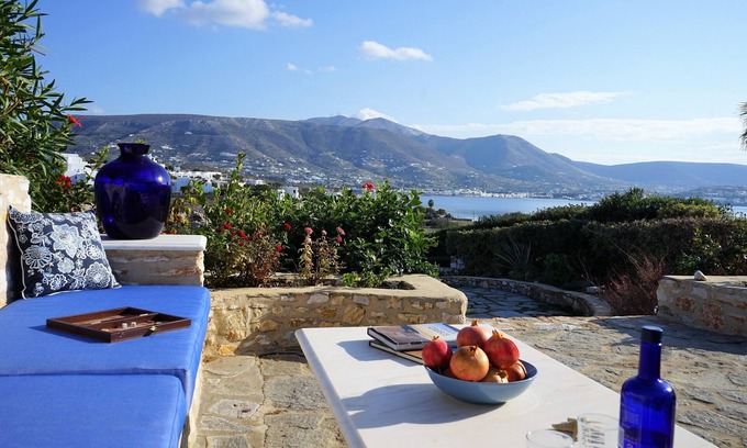 Krotiri House | Blue Paradise: Comfy Beach Villa walking distance to the sea/pool access