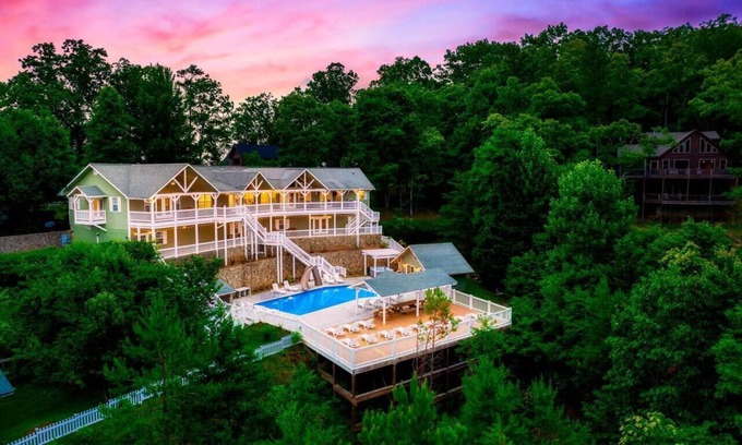 Morganton House | Blue Ridge Mountain Retreat | Sleeps 26 | Pool, Spa, Game Room | Family Reunions