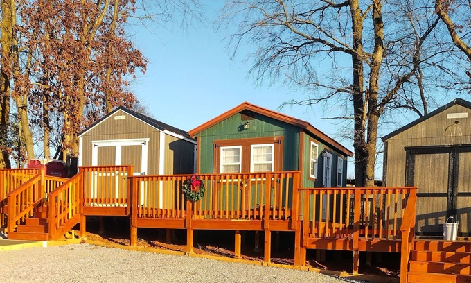 Ronda Cottage | Blue Ridge Mountain Wine Country Tiny House Village