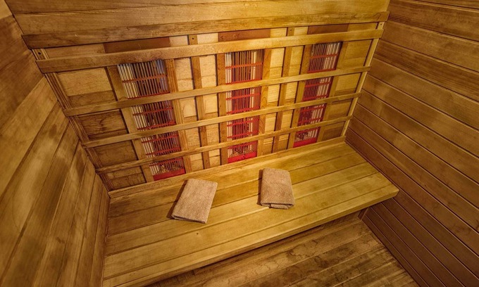 Shelter Cove Hotel | Blue Whale Oceanview Spa & Sauna Penthouse Suite