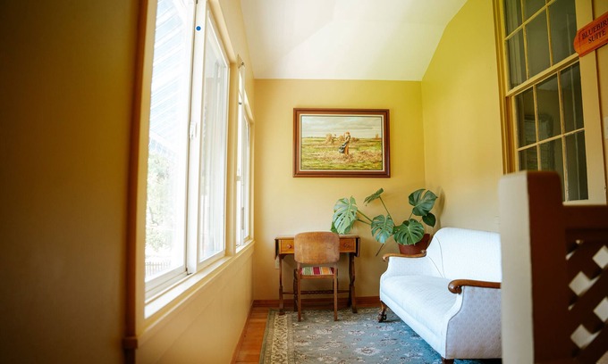 Etna Bed & Breakfast | Bluebird Suite