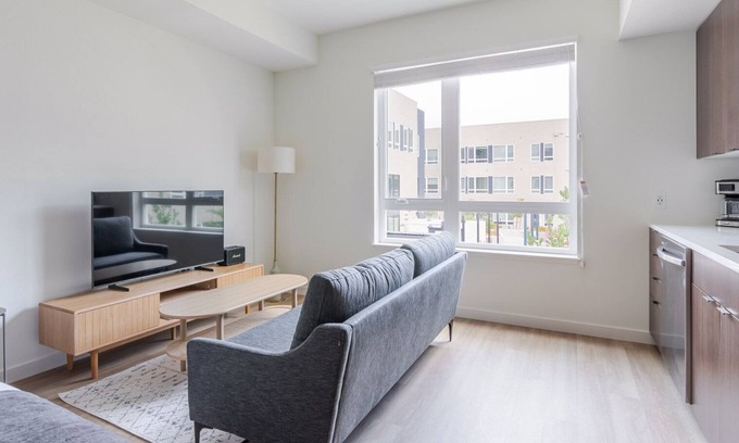 Old San Leandro Apartment | Blueground | Old San Leandro, fitness center, nr Park