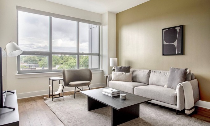 Pentagon City Apartment | Blueground | Pentagon City, rooftop, nr Potomac