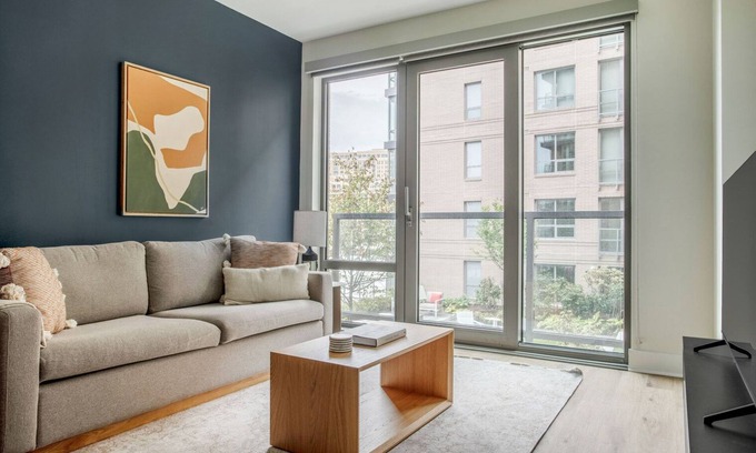 Pentagon City Apartment | Blueground | Pentagon City, rooftop, nr Pentagon