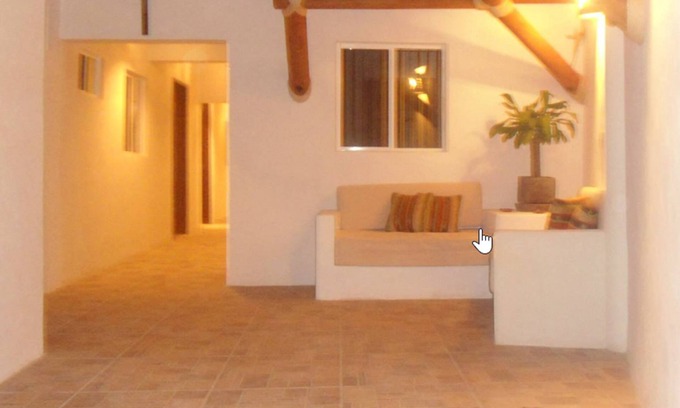 Coacoyul House | BM Zihua Casa de Huéspedes