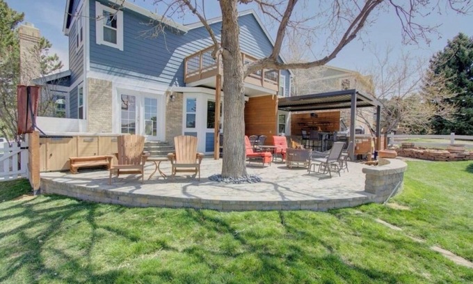Castle Pines North House | BMW GOLF Spacious 5-bedroom house in brilliant Castle Pines with fitness room!