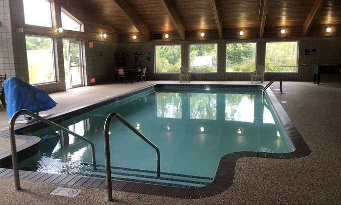 Fayette Hotel | Boarders Inn & Suites by Cobblestone Hotels - Fayette