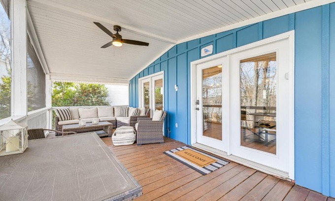 Norwood House | Boat Dock and Slip Waterfront Home on Lake Tillery!