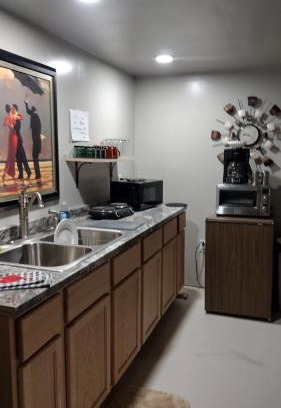 Falls City House | Boat House in the Lil City