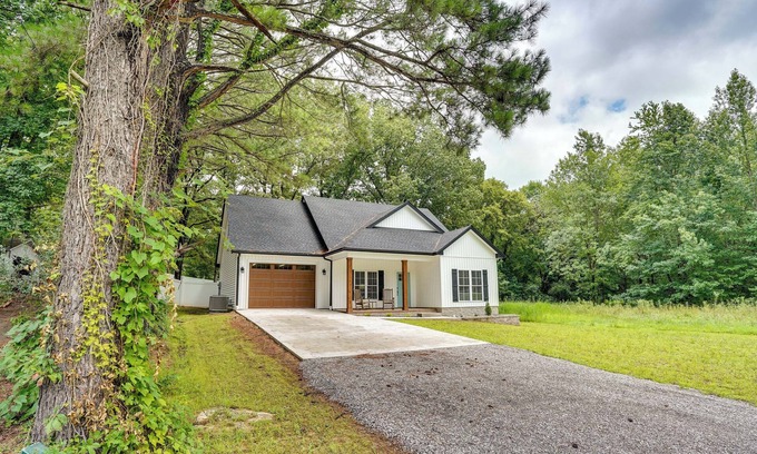 Hardin House | Boat Ramp Access: Modern Kentucky Lake Home