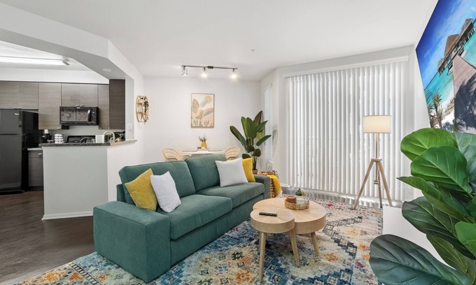 Marina del Rey Apartment | Boho 1BD in MDR, Free Parking, Gym, Pool