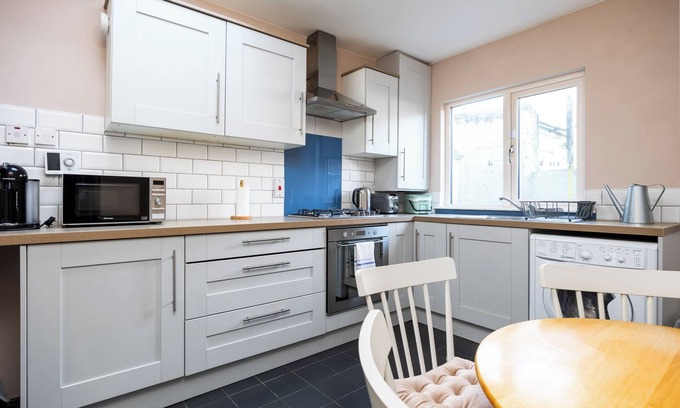 Stoneybatter House | Boho Chic 1BR House - 3 min walk to bus stops