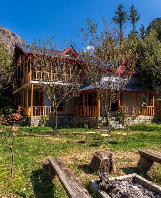 Banjar House | Boho Grove Cafe & Stay, Tirthan Valley