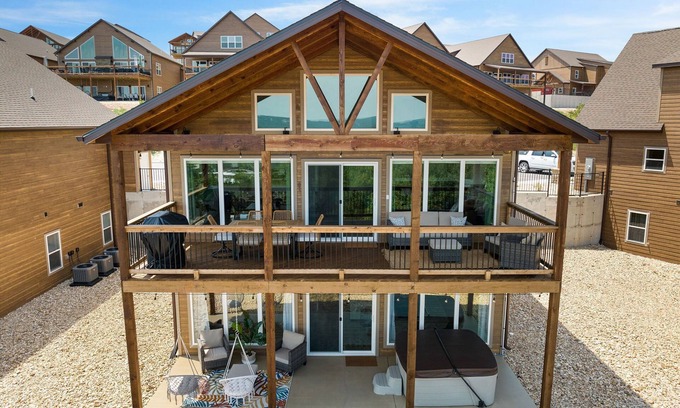 Kimberling City House | Boho Lakeview Lodge Indoor/outdoor pool, table rock lake, Silver Dollar City