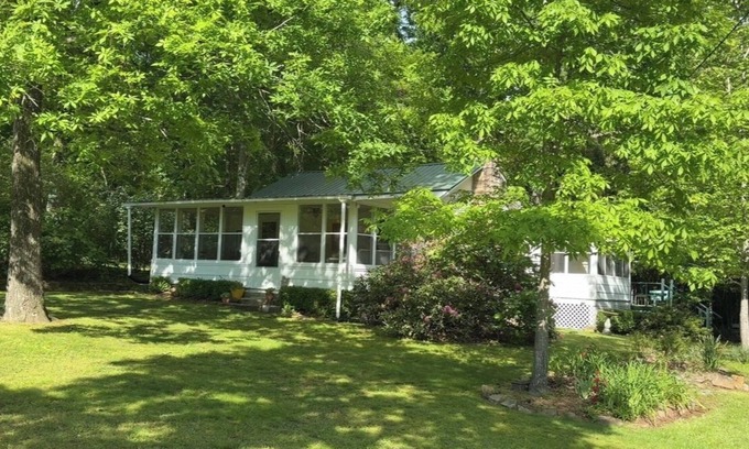 Cloudland Cottage | Boho Mountain Cottage in Cloudland Community | 2 Sunrooms | Wi-Fi | Dog Friendly