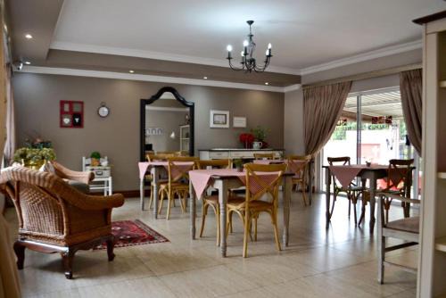 Emalahleni House | Bokmakierie Gastehuis Emalahleni Pty Ltd