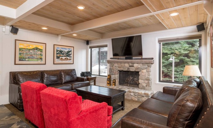Elkhorn Village Condo | Book a Holiday Getaway Today! Charming Condo near Sun Valley Village with WIFI