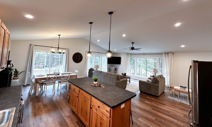 Arkdale House | Book your golf, UTV or ice fishing weekend, only 9 miles to Sand Valley!