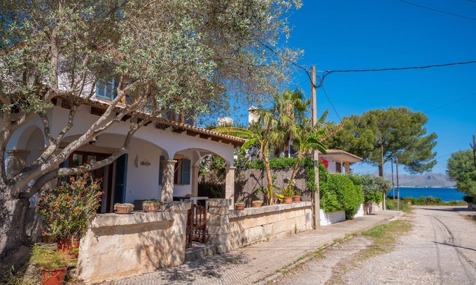 Marina Manresa House | BOREAL - Chalet with sea views in Alcudia and free Wifi