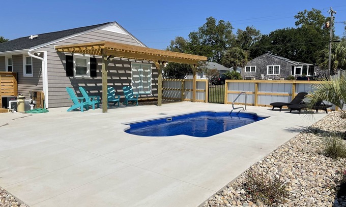 Swansboro House | Boro Bungalow in beautiful downtown Swansboro with street legal golf cart