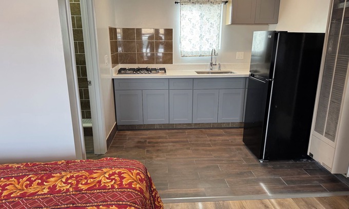 Salinas Hotel | BORONDA INN