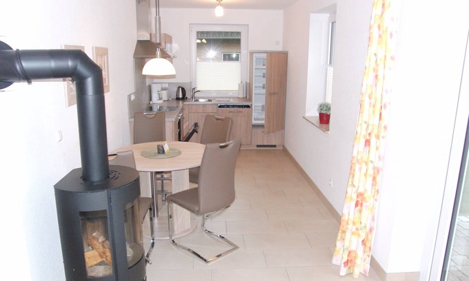 Kaschow Apartment | 'Bothmer Castle': Apartment for up to 5 guests (with extra bed) & pets