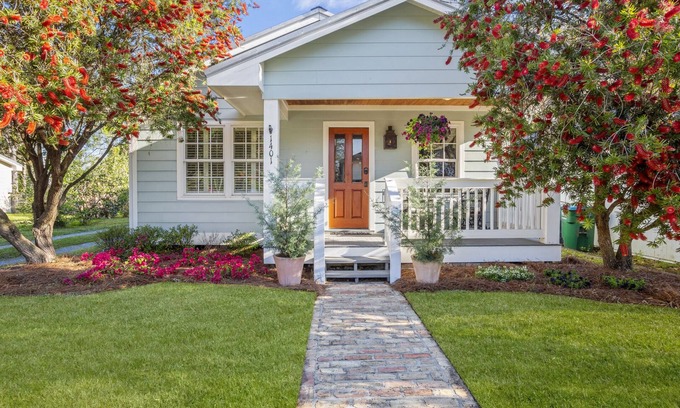 Biloxi House | Bottlebrush on Bowen - the perfect location in Ocean Springs. Walk to downtown!