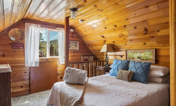 Boulder Bay Cabin | Boulder Bay Getway - Cozy Cabin located near Metcalf Bay