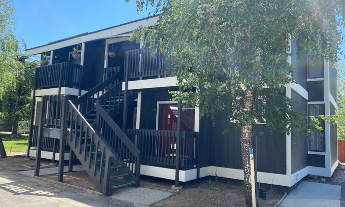 Boulder Bay House | Boulder Bay Lakeside Condo - Lakefront condo with views of the popular Boulder Bay Park