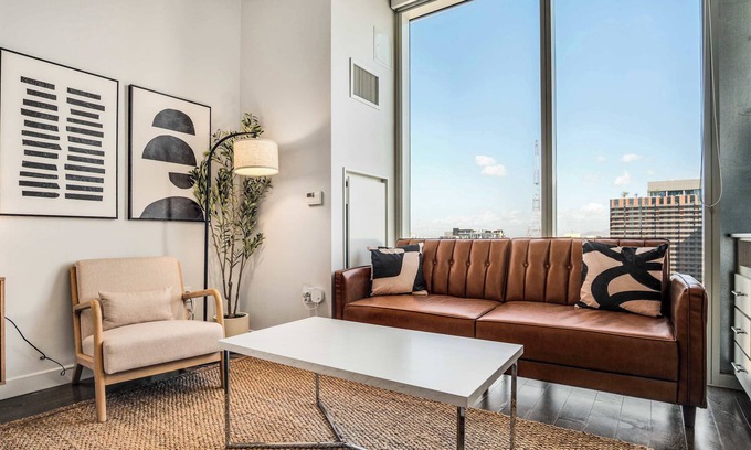 Downtown Phoenix Apartment | Boulevard Stays Highrise STU Sky Pool, Parking, Gym 24