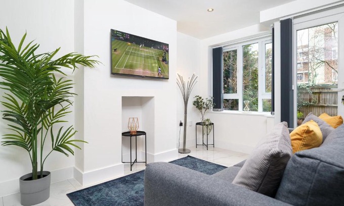 Bromley North Apartment | Boutique Flat near O2 & Excel