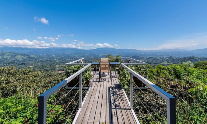 Garabito Cabin | Boutique hotel cabin with private rooftop and amazing views