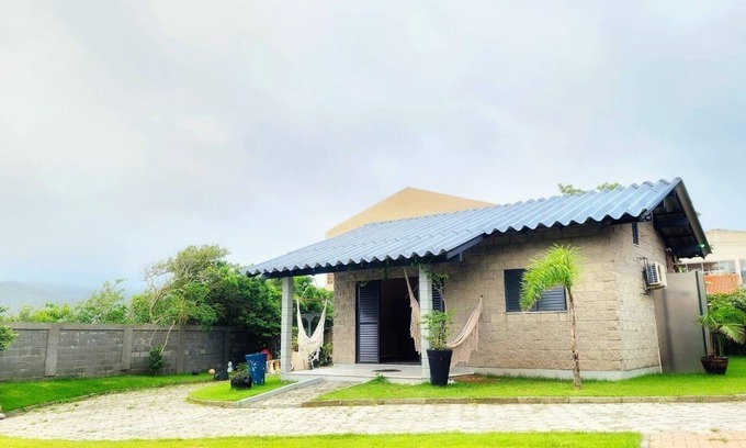Pantano do Sul House | Peace and quiet on the sand in the south of Florianópolis Island
