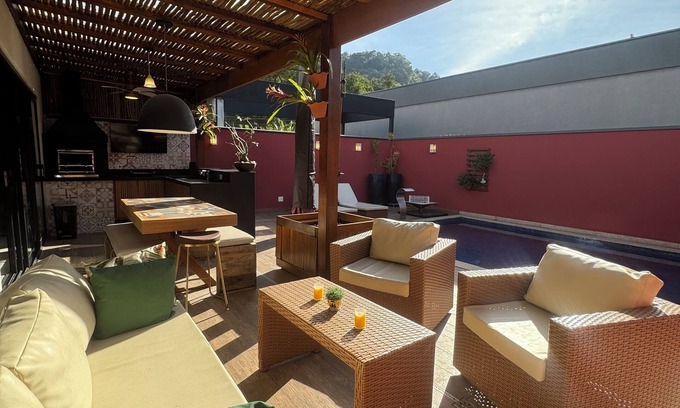 Barra do Sahy House | PRAIA DA BALEIA/BARRA DO SAHY Vacation without taking the car out of the garage. DOES NOT ACCEPT PETS.