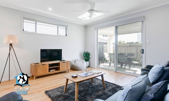 Encounter Bay House | Brand New 3BR So Close to Sea and Lake