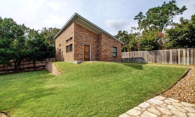 Austin Hills House | Brand New Adorable Arboretum bungalow