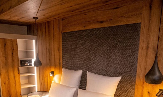 Dahn Resort | BRAND NEW and modern: [GUESTHOUSE]. In the middle of the Dahner Felsenland. Pure nature!