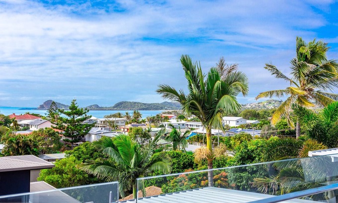 Taranganba House | Brand new home with enough space for the whole family.