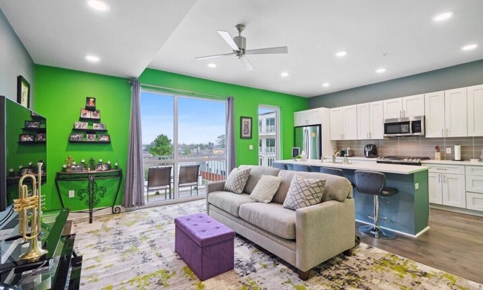 Bywater Condo | BRAND NEW LISTING The Green Suite-w/garage parking & near French Qtr