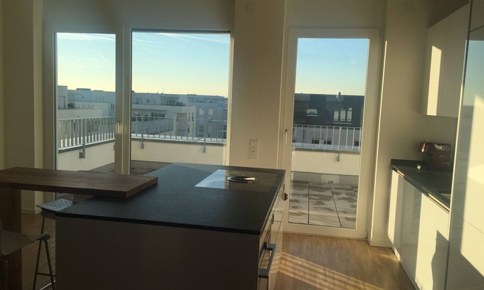 Bockenheim Apartment | brand new penthouse- walk to Messe