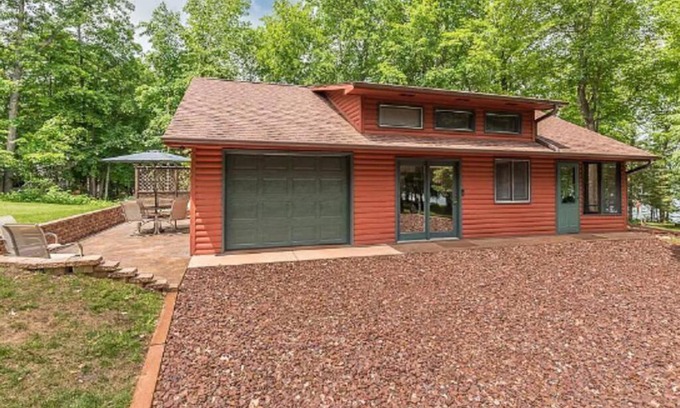 Crosby House | Breathtaking Up North lake cabin experience.