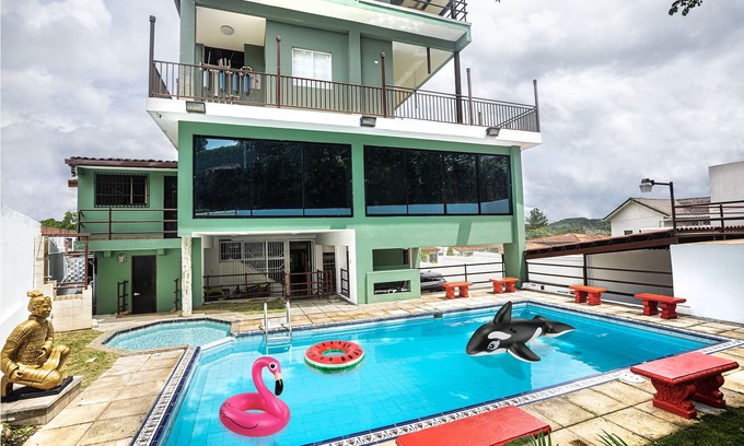 Panama City House | Breathtaking Views Mansion w/King Beds