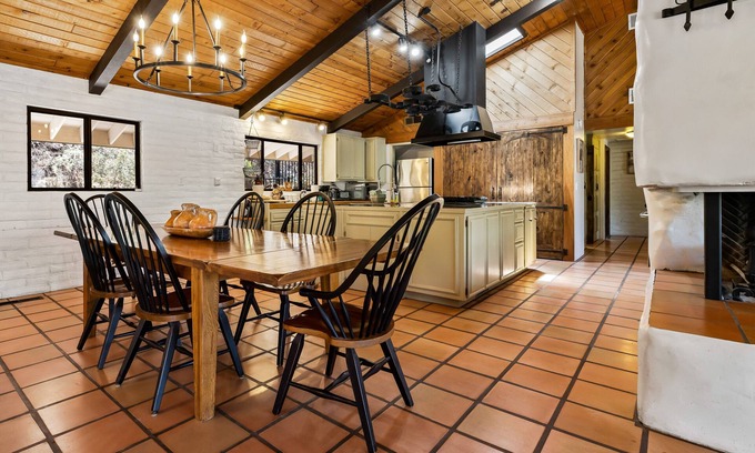 Three Rivers House | Breathtaking Views of National Park (10 minutes from Sequoia!)