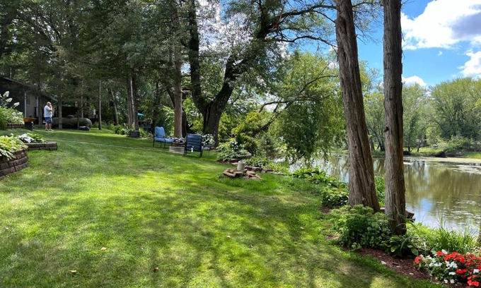 Wisconsin Dells House | Breezeway Bay - Waterfront Full House